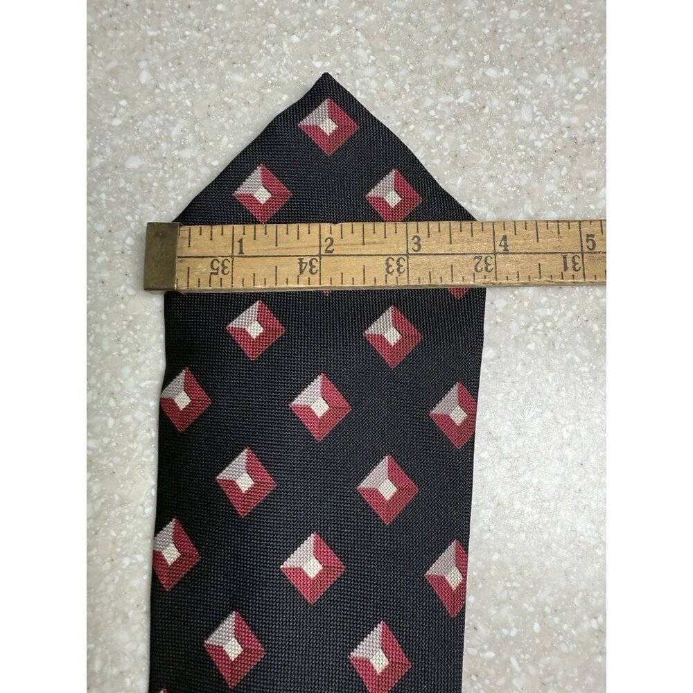 VTG Burberry London Mens Tie 3D Black Geometric 100% Silk Tie - Picture 9 of 9